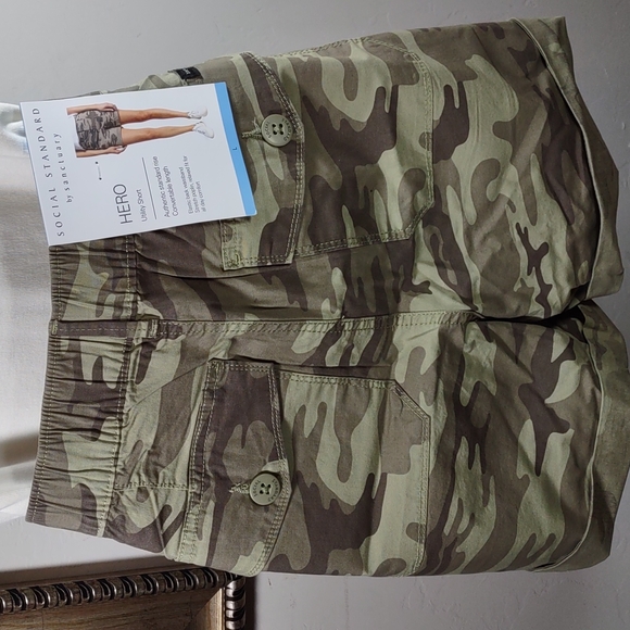 Social Standard by Sanctuary Camo Roll Tab Shorts - Picture 5 of 9